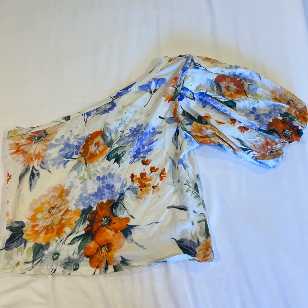 EUC Express cotton one shoulder puff sleeve
